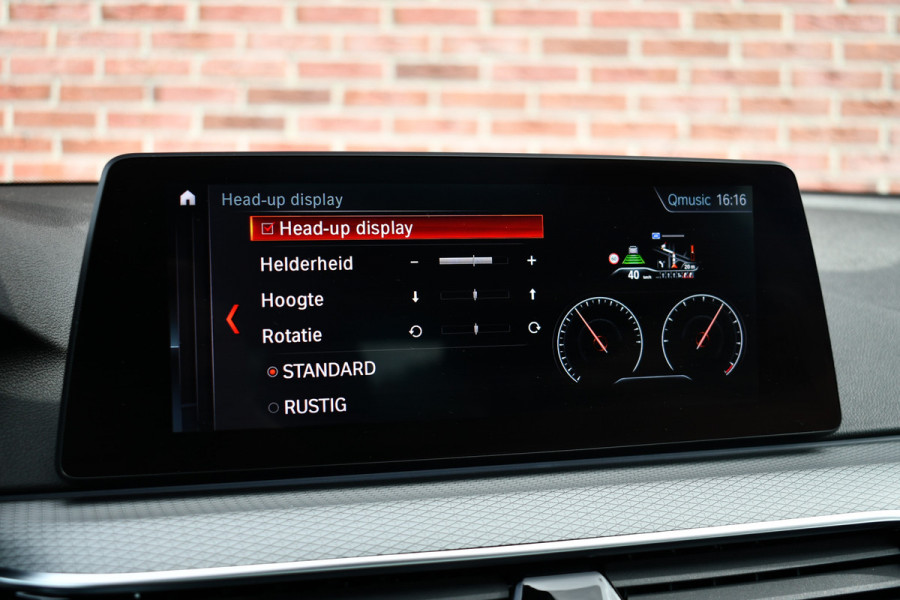 BMW 5 Serie Touring 530i xDrive 252pk M-Sport Pano Nightv ACC HUD 20inch 360-cam