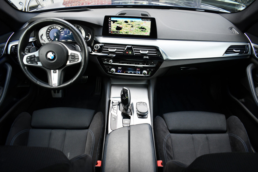 BMW 5 Serie Touring 530i xDrive 252pk M-Sport Pano Nightv ACC HUD 20inch 360-cam