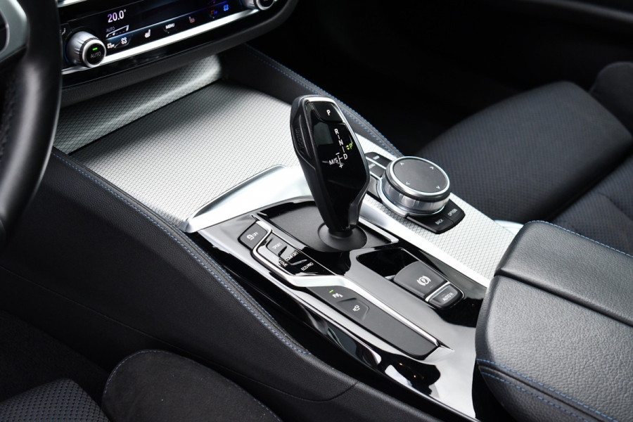 BMW 5 Serie Touring 530i xDrive 252pk M-Sport Pano Nightv ACC HUD 20inch 360-cam