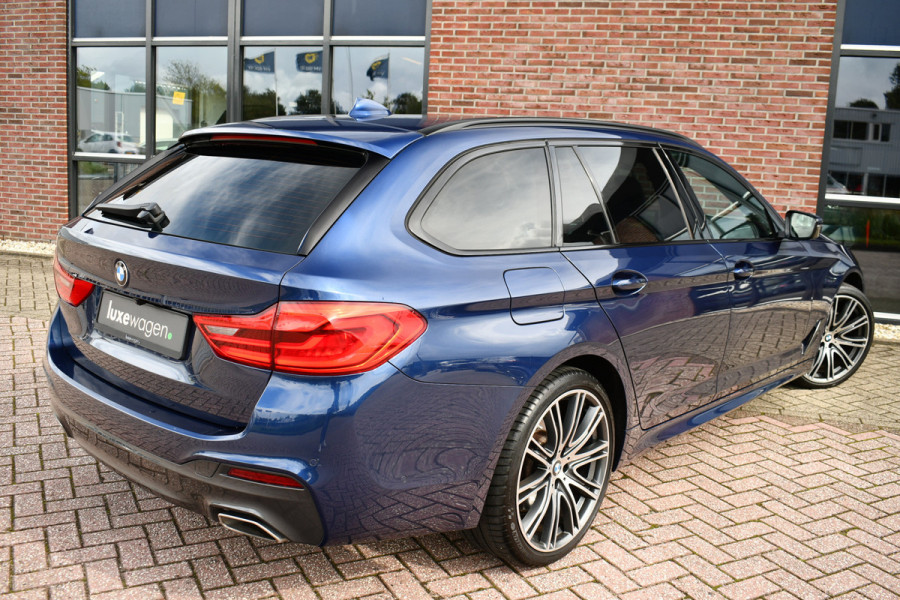 BMW 5 Serie Touring 530i xDrive 252pk M-Sport Pano Nightv ACC HUD 20inch 360-cam