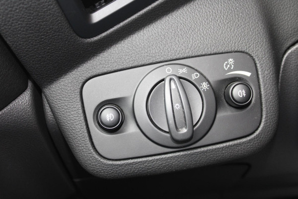 Ford Kuga 1.5 EcoBoost Titanium | Wegklapbare Trekhaak | Stoelverwarming | Cruise Control | Navigatie | Parkeersensoren |