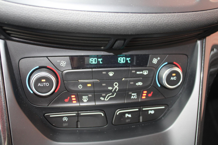 Ford Kuga 1.5 EcoBoost Titanium | Wegklapbare Trekhaak | Stoelverwarming | Cruise Control | Navigatie | Parkeersensoren |