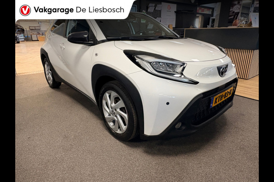 Toyota Aygo X 1.0 VVT-i MT first / apple /stoelverw /cruisec /camera/pdc/clima/boeken