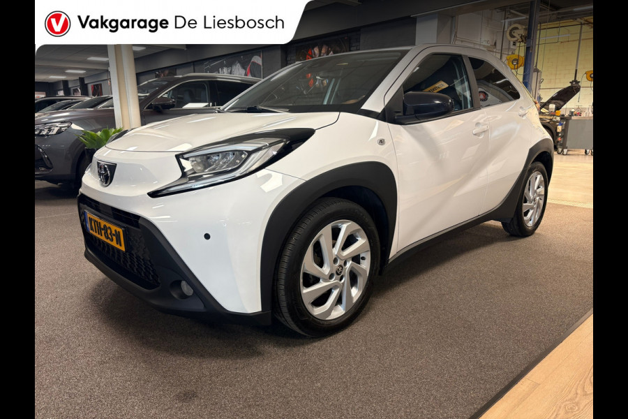 Toyota Aygo X 1.0 VVT-i MT first / apple /stoelverw /cruisec /camera/pdc/clima/boeken