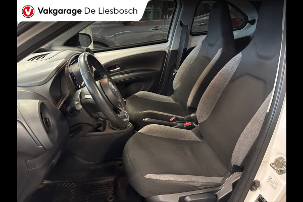 Toyota Aygo X 1.0 VVT-i MT first / apple /stoelverw /cruisec /camera/pdc/clima/boeken