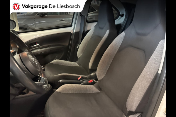 Toyota Aygo X 1.0 VVT-i MT first / apple /stoelverw /cruisec /camera/pdc/clima/boeken
