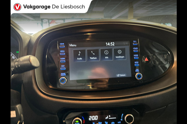 Toyota Aygo X 1.0 VVT-i MT first / apple /stoelverw /cruisec /camera/pdc/clima/boeken