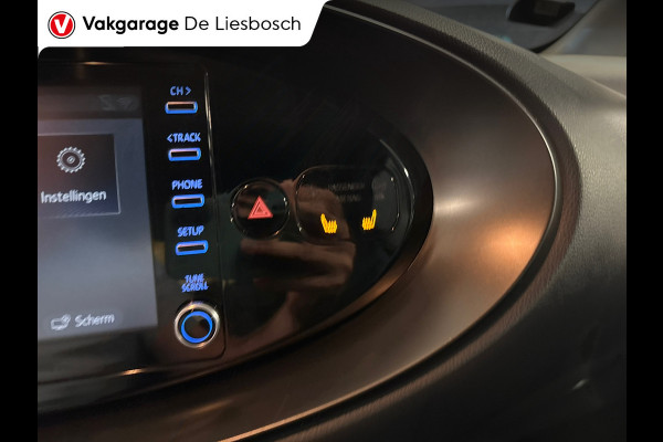 Toyota Aygo X 1.0 VVT-i MT first / apple /stoelverw /cruisec /camera/pdc/clima/boeken