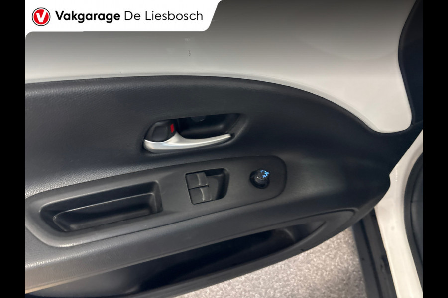 Toyota Aygo X 1.0 VVT-i MT first / apple /stoelverw /cruisec /camera/pdc/clima/boeken