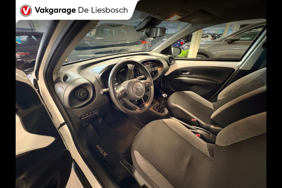 Toyota Aygo X 1.0 VVT-i MT first / apple /stoelverw /cruisec /camera/pdc/clima/boeken