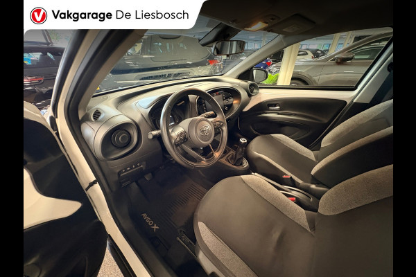 Toyota Aygo X 1.0 VVT-i MT first / apple /stoelverw /cruisec /camera/pdc/clima/boeken