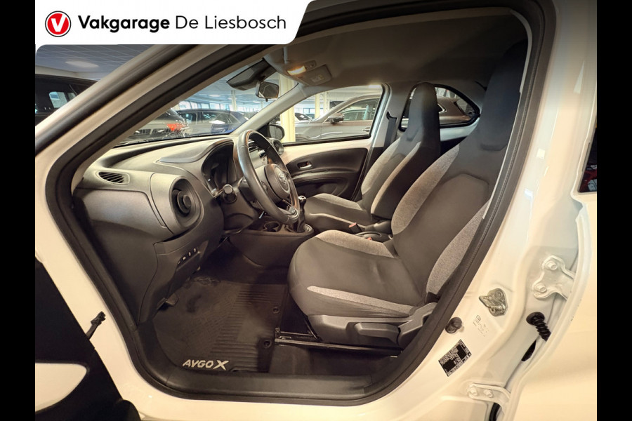 Toyota Aygo X 1.0 VVT-i MT first / apple /stoelverw /cruisec /camera/pdc/clima/boeken