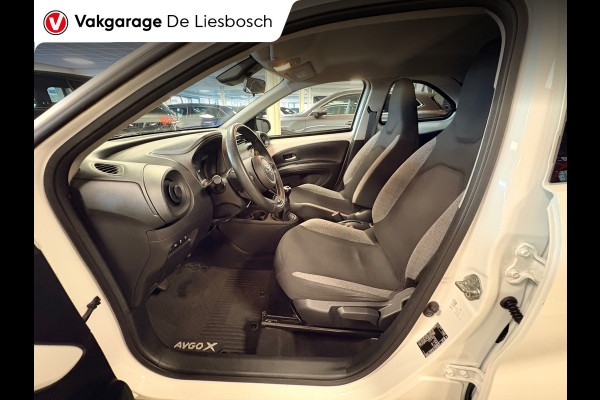 Toyota Aygo X 1.0 VVT-i MT first / apple /stoelverw /cruisec /camera/pdc/clima/boeken
