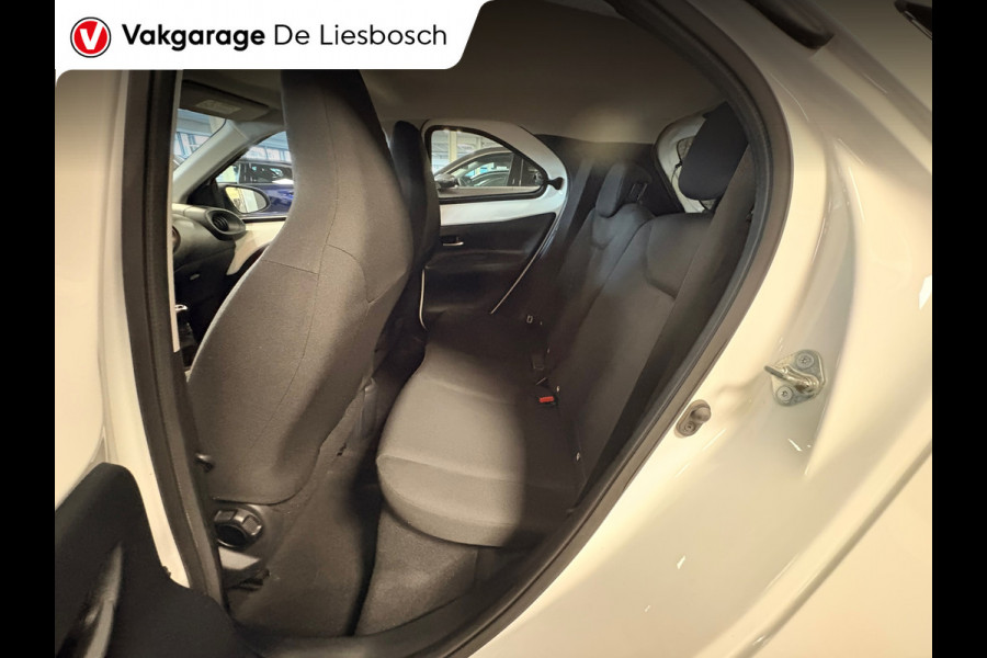 Toyota Aygo X 1.0 VVT-i MT first / apple /stoelverw /cruisec /camera/pdc/clima/boeken