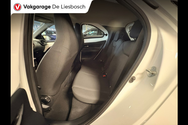 Toyota Aygo X 1.0 VVT-i MT first / apple /stoelverw /cruisec /camera/pdc/clima/boeken
