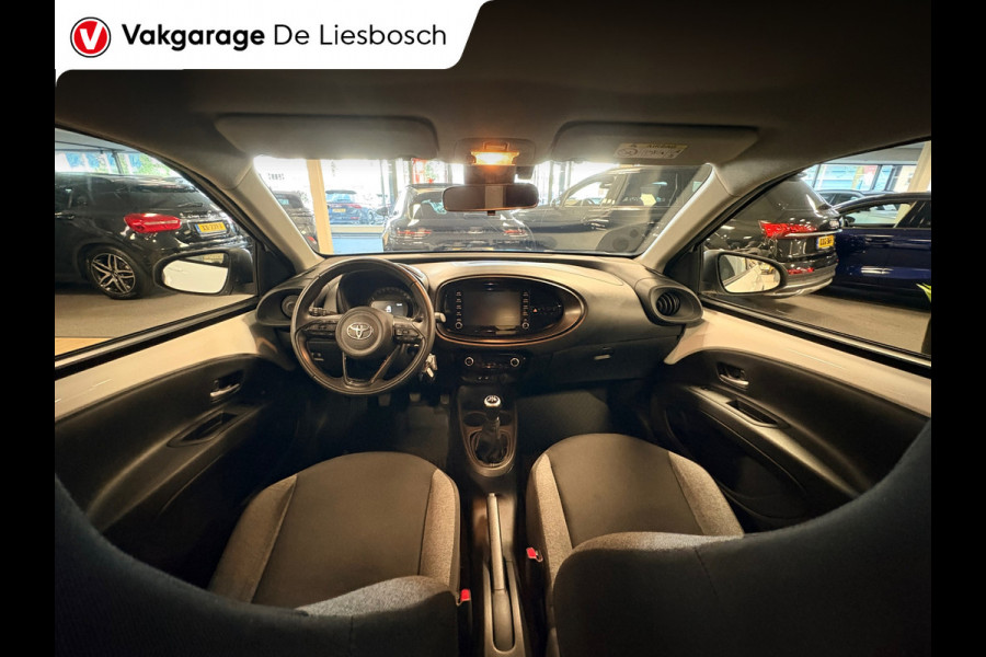 Toyota Aygo X 1.0 VVT-i MT first / apple /stoelverw /cruisec /camera/pdc/clima/boeken