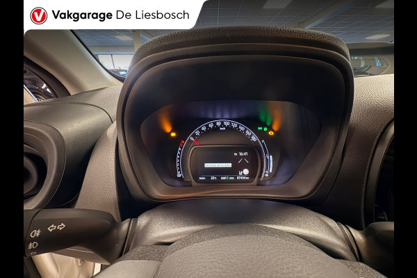Toyota Aygo X 1.0 VVT-i MT first / apple /stoelverw /cruisec /camera/pdc/clima/boeken