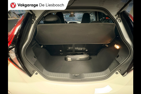 Toyota Aygo X 1.0 VVT-i MT first / apple /stoelverw /cruisec /camera/pdc/clima/boeken