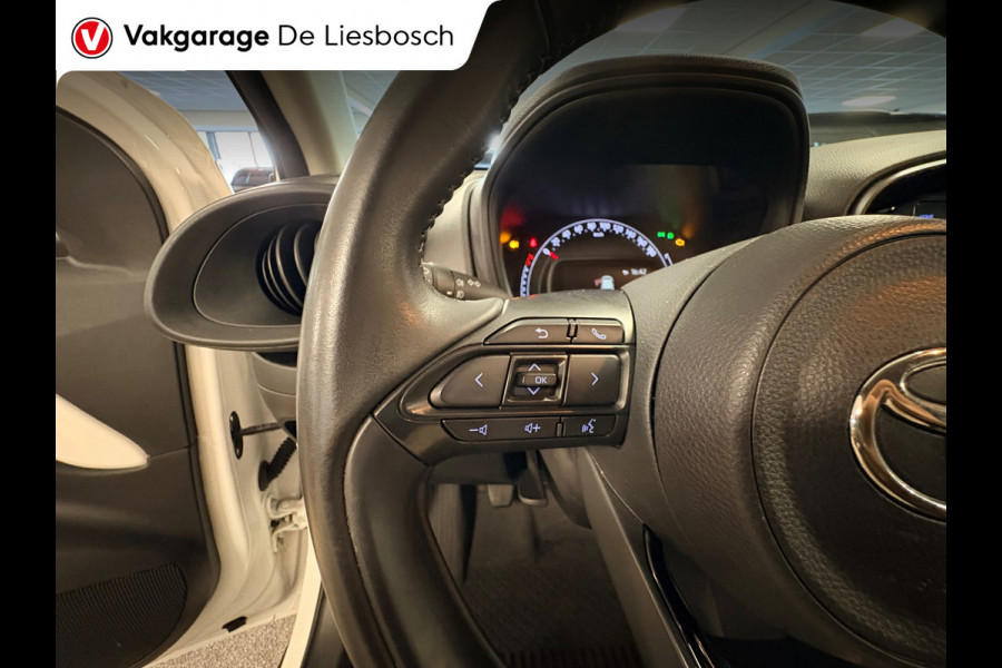 Toyota Aygo X 1.0 VVT-i MT first / apple /stoelverw /cruisec /camera/pdc/clima/boeken