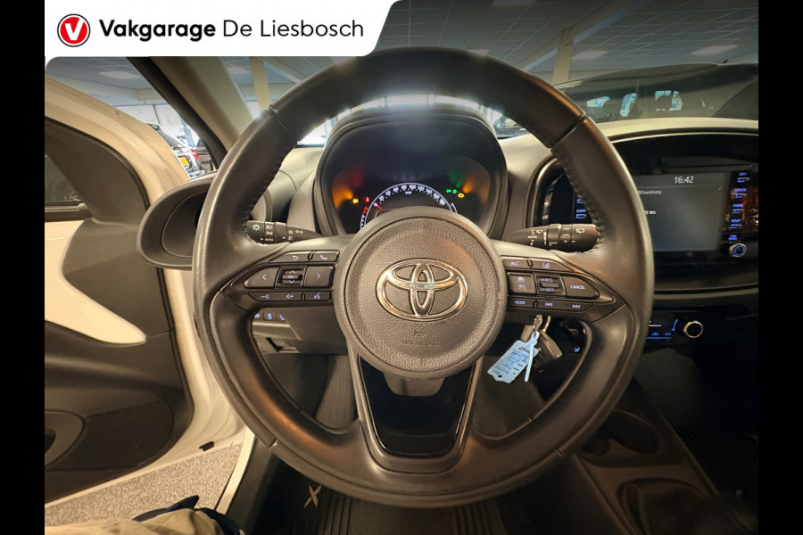 Toyota Aygo X 1.0 VVT-i MT first / apple /stoelverw /cruisec /camera/pdc/clima/boeken