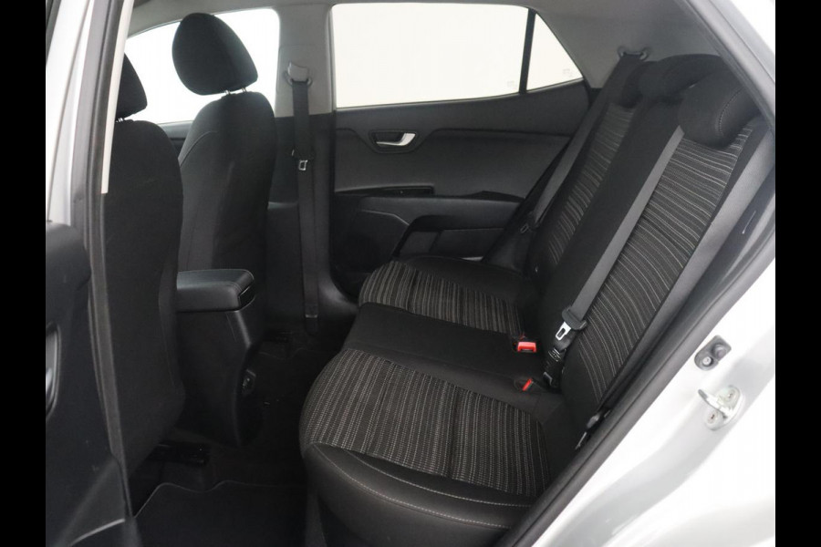 Kia Stonic 1.0 T-GDi DynamicPlusLine | Carplay | Climate control | Cruise control | Camera | Park assist | Full LED | Keyless |