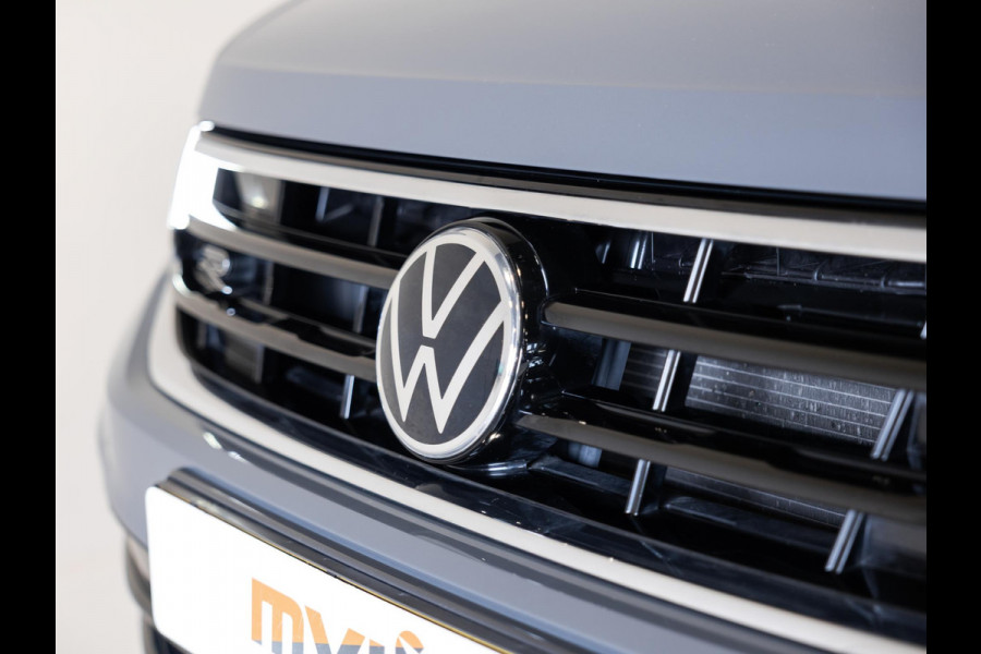 Volkswagen Tiguan 1.5 TSI R-Line Business+ / 150pk / NAP / Panorama dak / Stoelverwarming / Voorruit verwarming /
