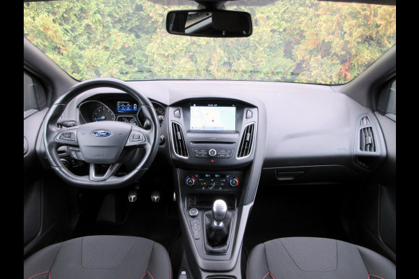 Ford FOCUS Wagon 1.5 ST-Line * Navi * Cruise * Carplay *