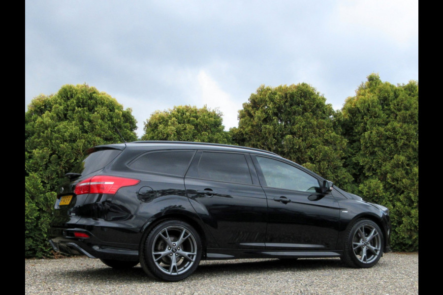 Ford FOCUS Wagon 1.5 ST-Line * Navi * Cruise * Carplay *