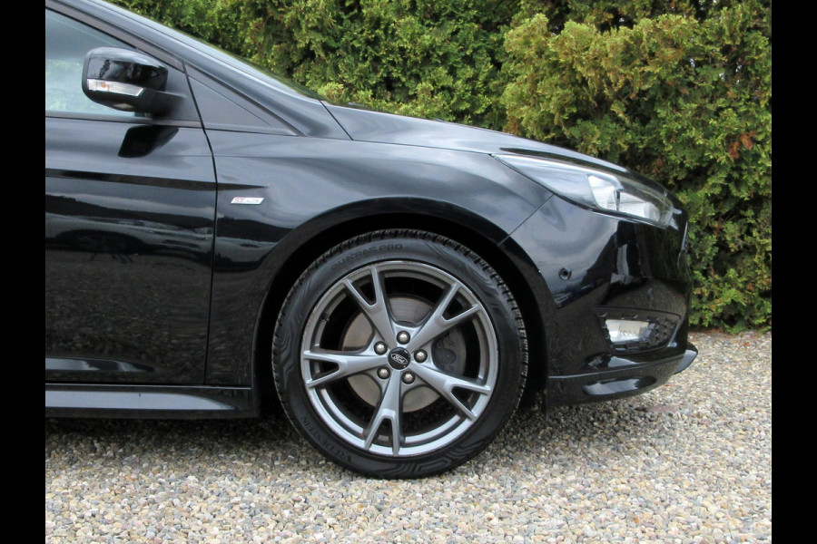 Ford FOCUS Wagon 1.5 ST-Line * Navi * Cruise * Carplay *