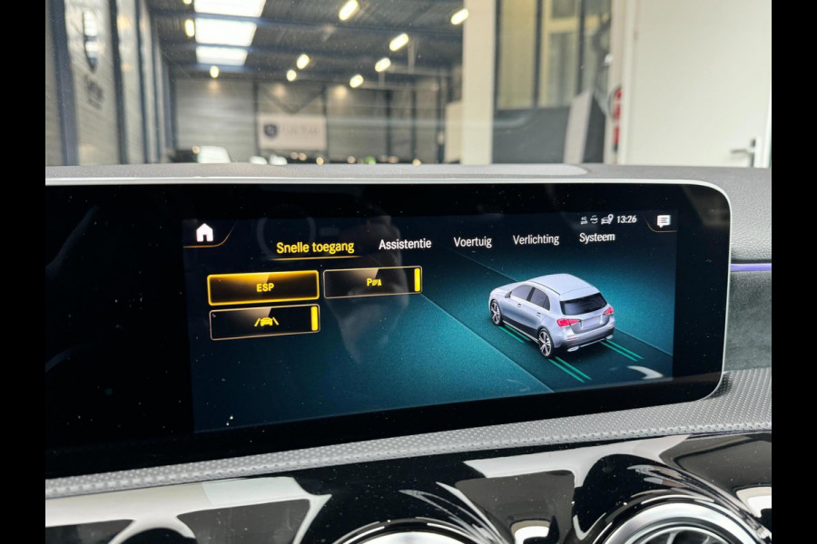 Mercedes-Benz A-Klasse 250 AMG Line LED/SFEER/PANO/HALF LEER+S.VERWARMING/19" LMV/PDC/CRUISE/ECC/12 MND GARANTIE!