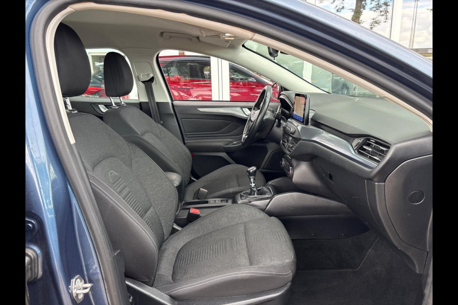 Ford FOCUS Wagon 1.0 EcoBoost Active Business | Stoel & Stuurverwarming | Apple Carplay | Parkeersensoren | Lane Assist