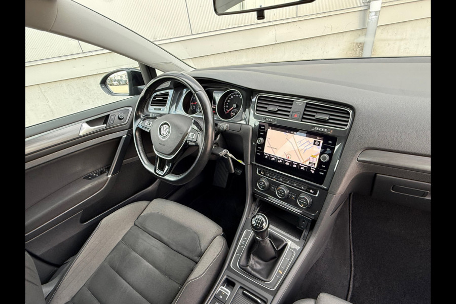 Volkswagen Golf 1.0 TSI Comfortline / NAP / LED / Navigatie / Alcantara / LM Velgen / Inruil mog.