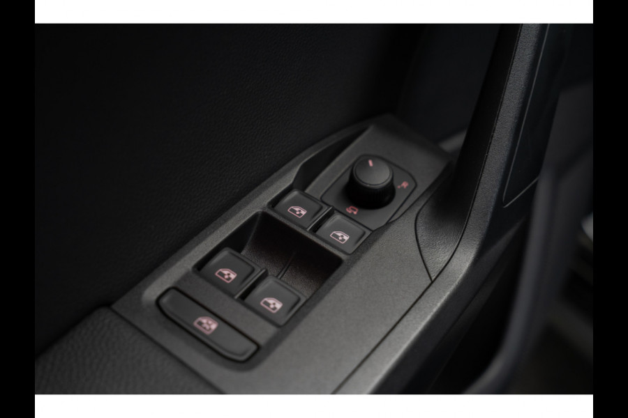 Seat Arona 1.0 TSI FR Leer Navi Virtual Climate PDC LMvelgen ACC Stoelverwarming Carplay BTW auto