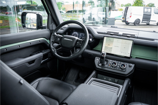 Land Rover Defender 110 2.0 P400e 110 X ** 75 Limited Edition ** Panodak ** Cold Climate ** Trekhaak ** Treeplanken NP 126 K ** EV Rijbereik tot 51km **