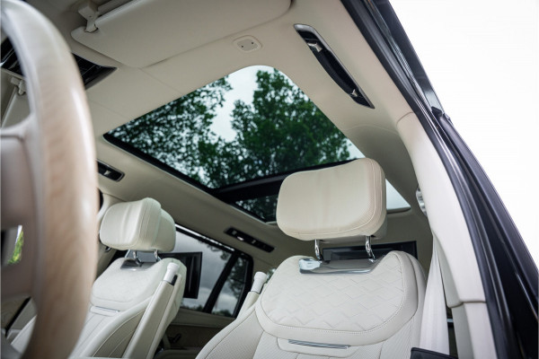 Land Rover Range Rover 4.4 P615 LWB SV ** Tailgate Event Suite ** Business Class Comfo ** Gloss White Ceramic