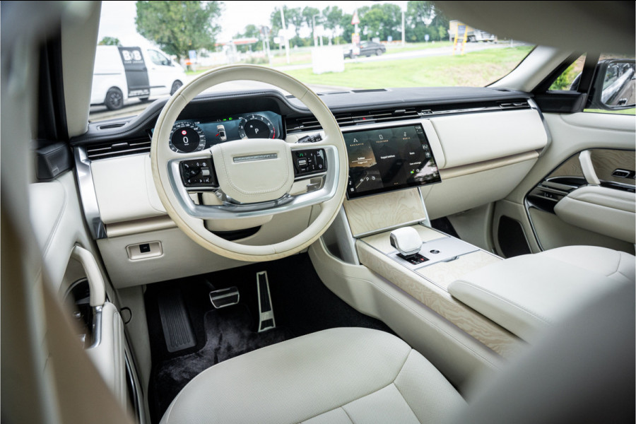 Land Rover Range Rover 4.4 P615 LWB SV ** Tailgate Event Suite ** Business Class Comfo ** Gloss White Ceramic