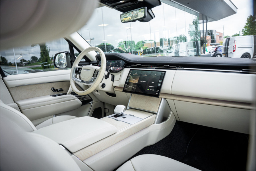 Land Rover Range Rover 4.4 P615 LWB SV ** Tailgate Event Suite ** Business Class Comfo ** Gloss White Ceramic