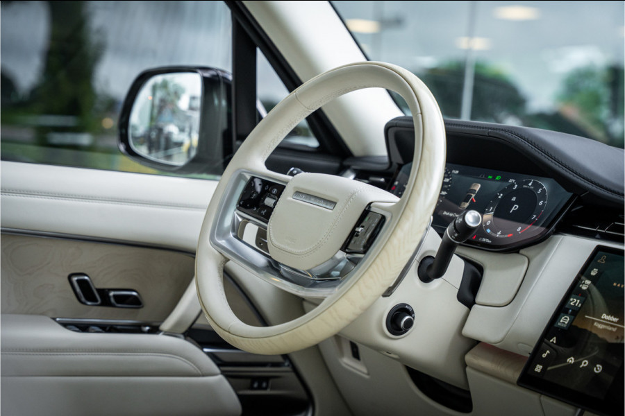 Land Rover Range Rover 4.4 P615 LWB SV ** Tailgate Event Suite ** Business Class Comfo ** Gloss White Ceramic