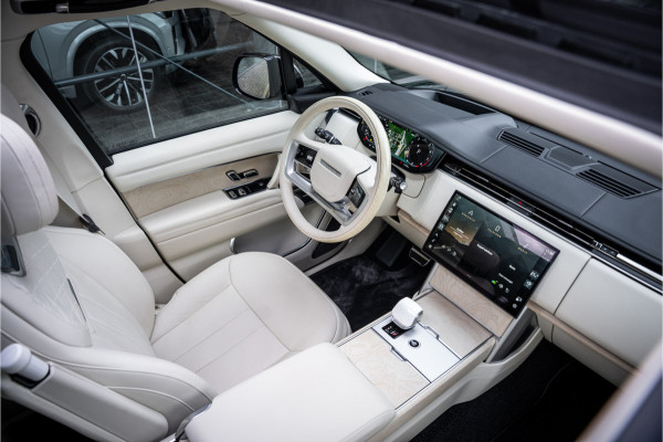 Land Rover Range Rover 4.4 P615 LWB SV ** Tailgate Event Suite ** Business Class Comfo ** Gloss White Ceramic