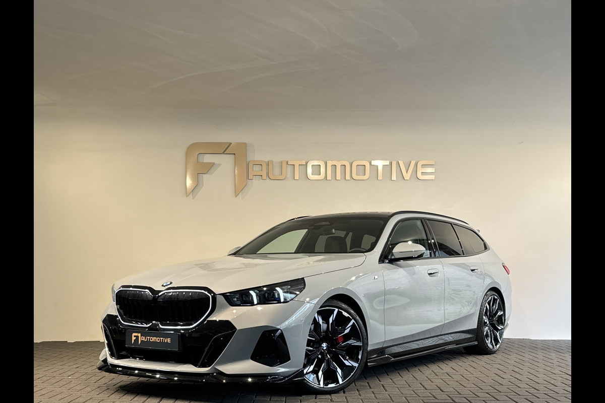 BMW 5 Serie Touring 520i M Pano|H/K|BlindSpot|Maxton|Trekhaak|Sfeer|Camera