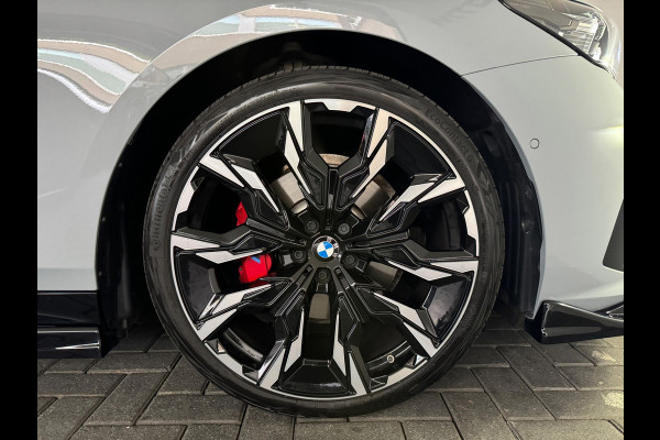 BMW 5 Serie Touring 520i M Pano|H/K|BlindSpot|Maxton|Trekhaak|Sfeer|Camera