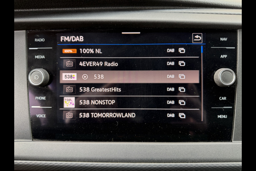 Volkswagen Transporter 2.0 TDI 110PK Euro 6 L2H1 28 Highline Cruise Control/trekhaak/carplay