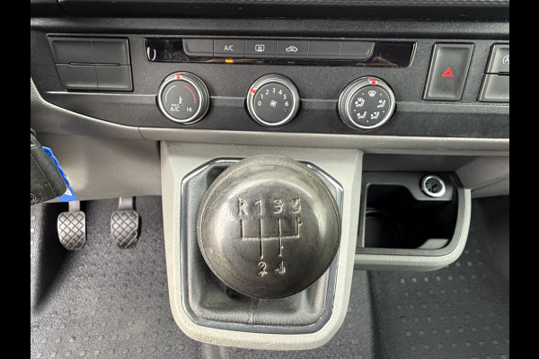 Volkswagen Transporter 2.0 TDI 110PK Euro 6 L2H1 28 Highline Cruise Control/trekhaak/carplay