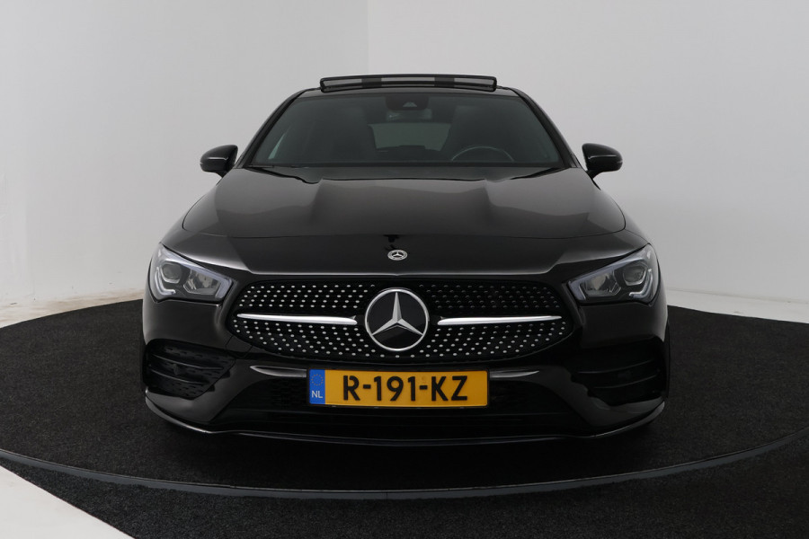 Mercedes-Benz CLA-Klasse Shooting Brake 180 AMG Line (PANORAMADAK, SFEERVERLICHTING, STOELVERWARMING, CAMERA)