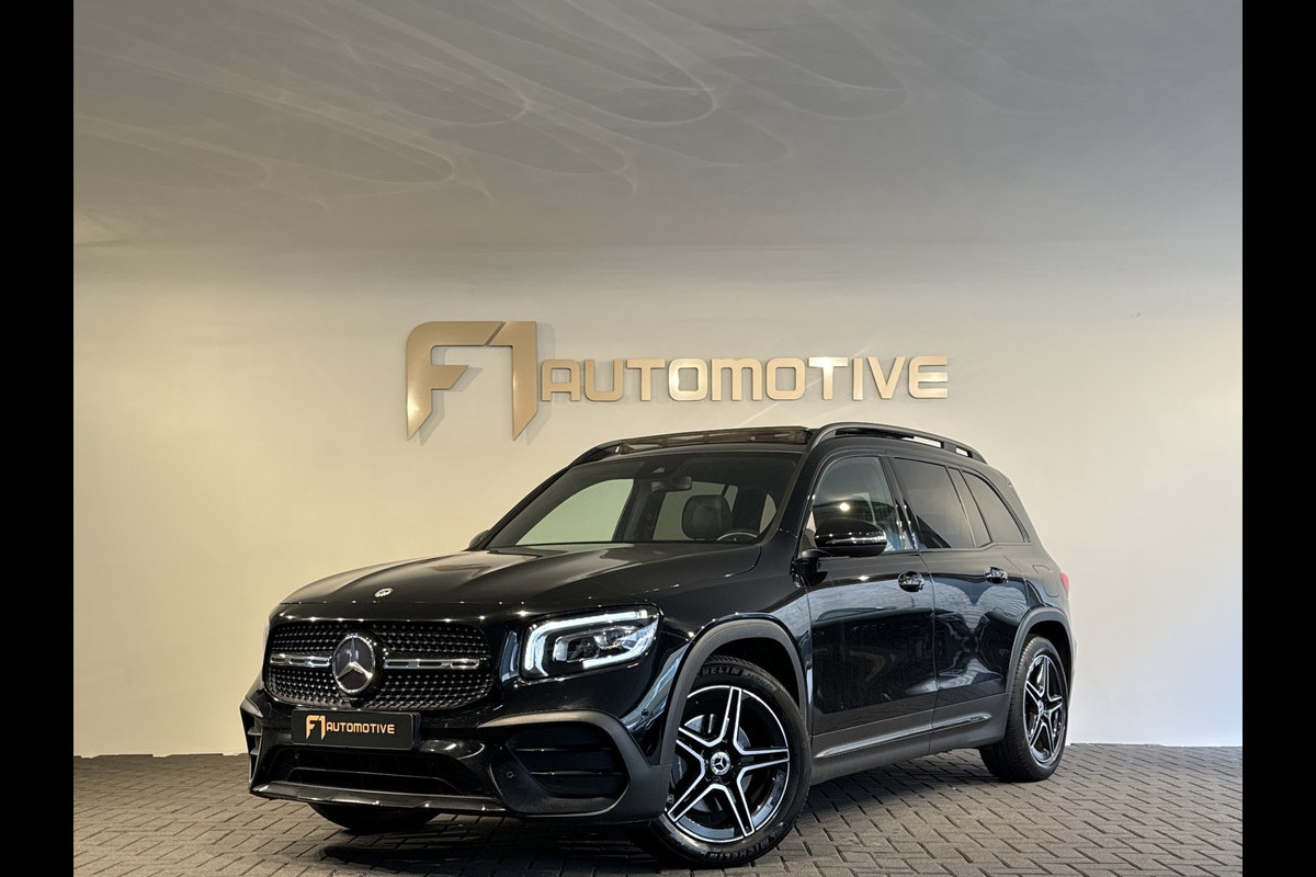Mercedes-Benz Glb 200 AMG Pano|Carbon|Dodehoek|Stoelverwarming|Sfeer|Camera