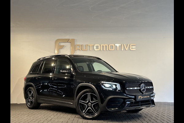 Mercedes-Benz Glb 200 AMG Pano|Carbon|Dodehoek|Stoelverwarming|Sfeer|Camera