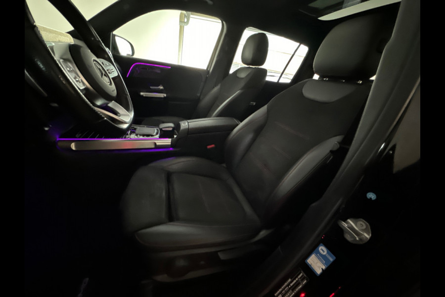 Mercedes-Benz Glb 200 AMG Pano|Carbon|Dodehoek|Stoelverwarming|Sfeer|Camera