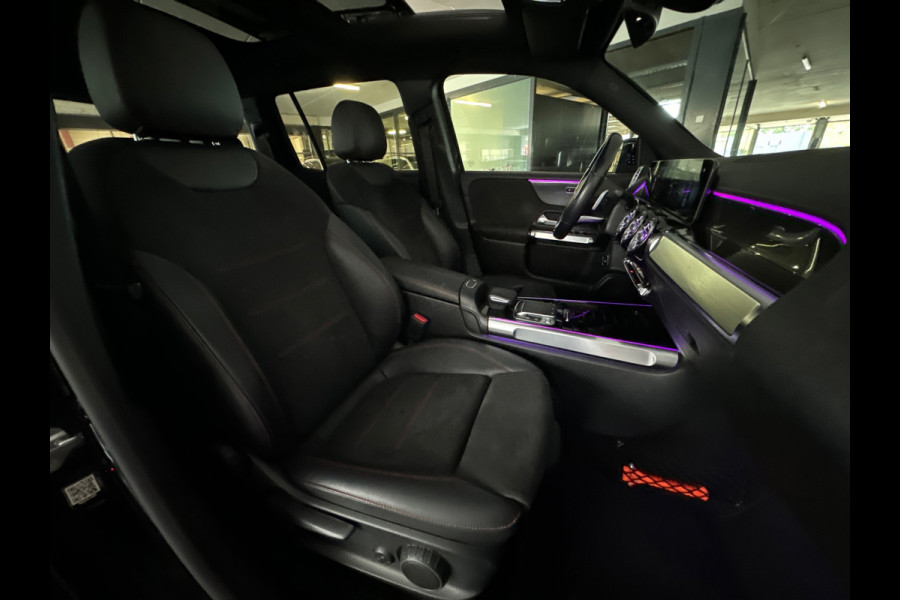 Mercedes-Benz Glb 200 AMG Pano|Carbon|Dodehoek|Stoelverwarming|Sfeer|Camera