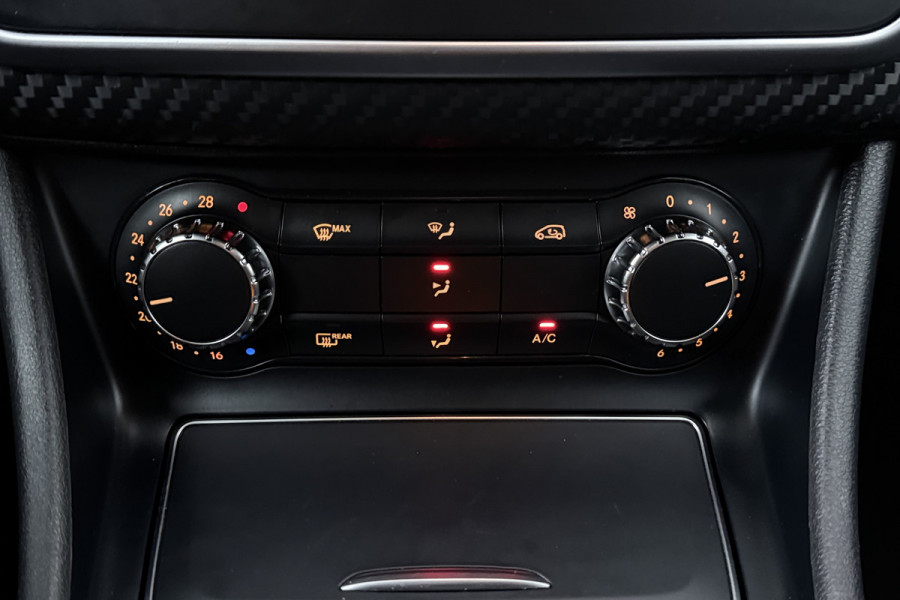 Mercedes-Benz A-Klasse 160 Ambition (NAVIGATIE, CRUISE CONTROL, PARKEERSENSOREN)