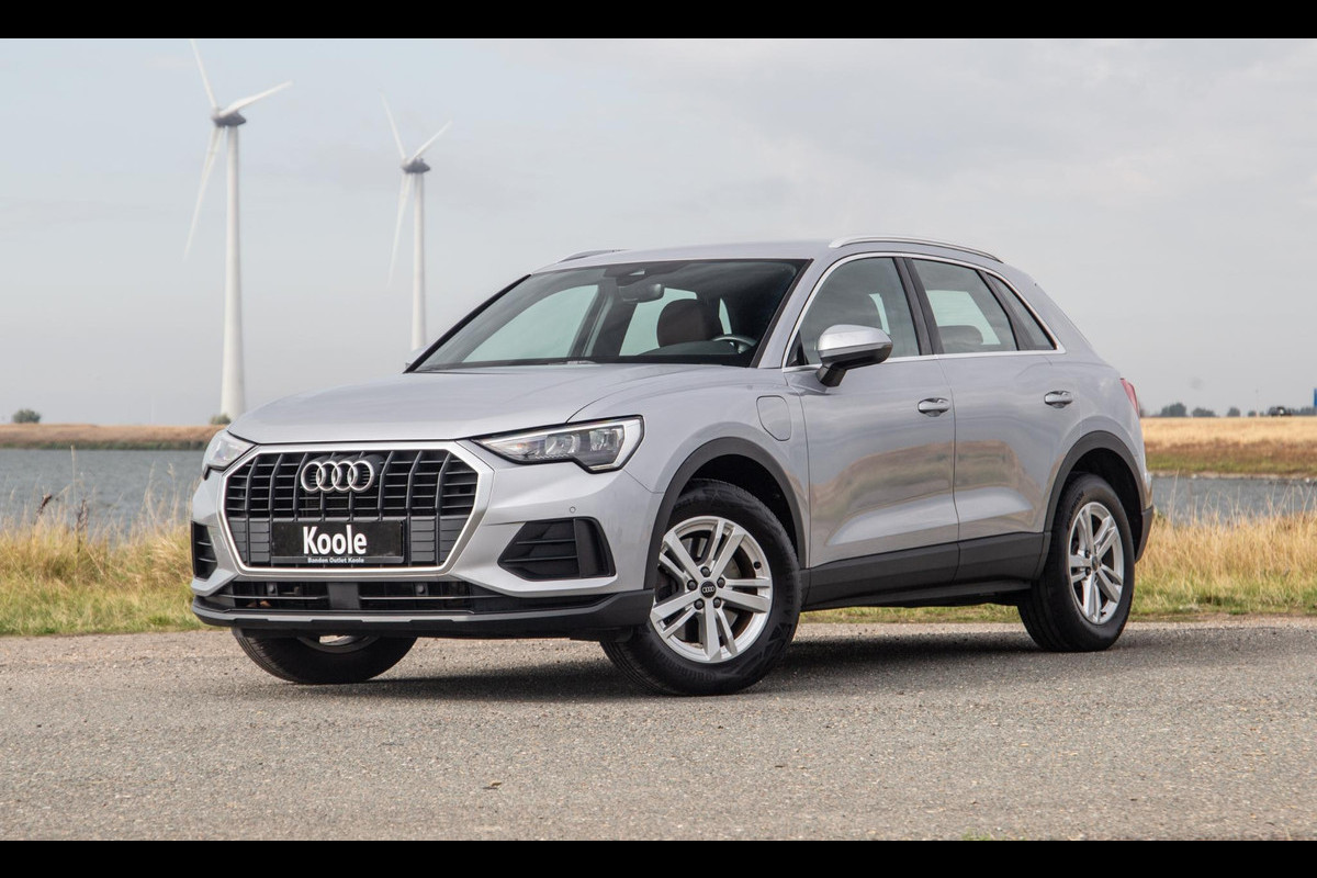 Audi Q3 45 TFSI e edition VIRTUAL COCKPIT / CRUISE CONTROLE / AIRCO / BRUIN LEER / PHEV